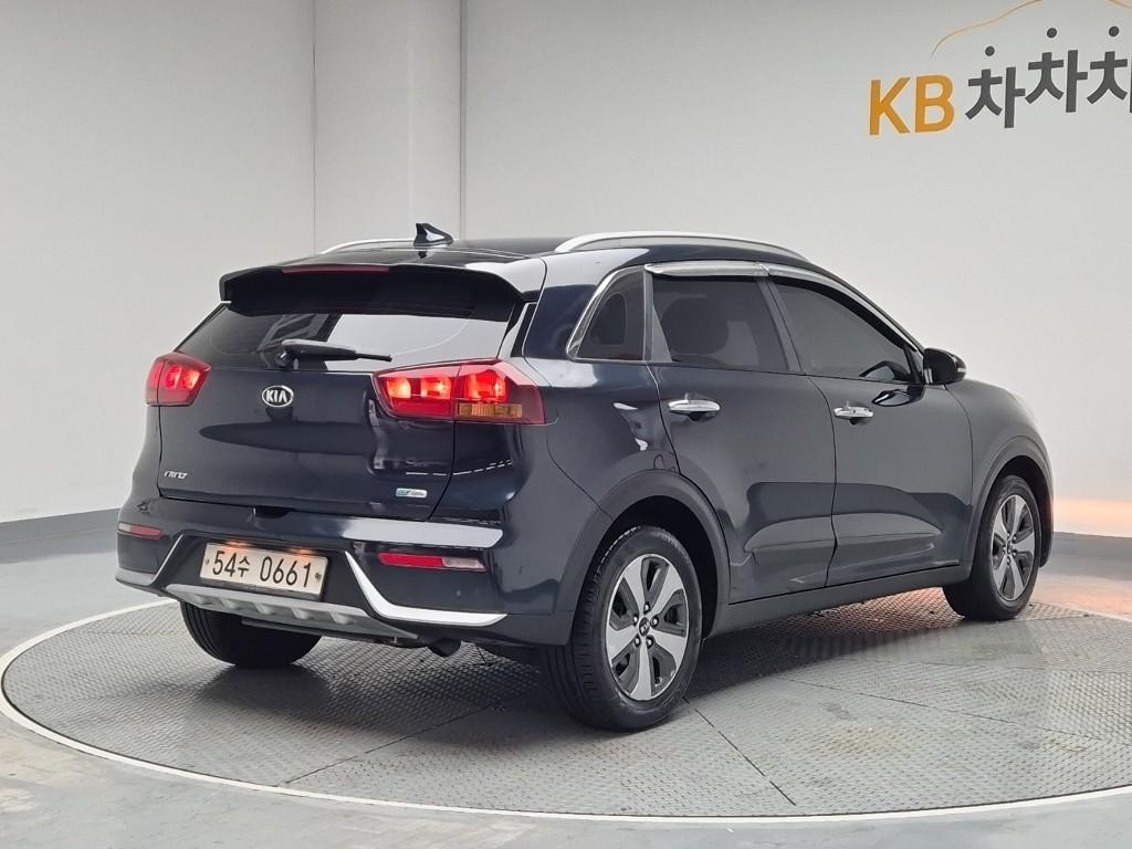 2017 KIA NIRO 