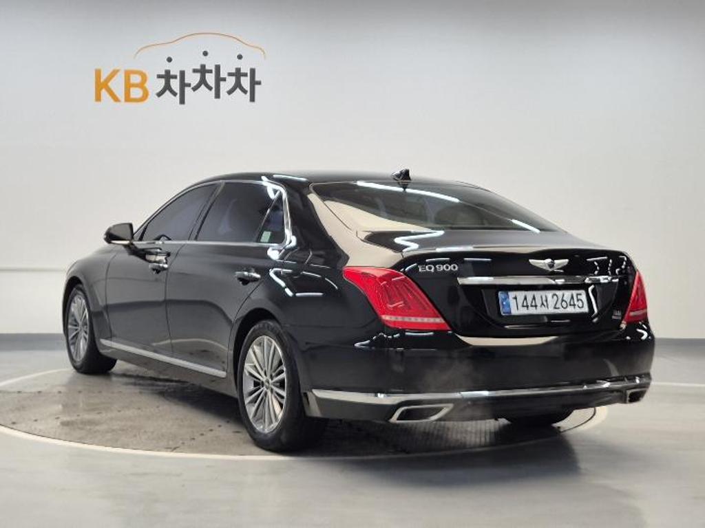 2018 GENESIS EQ900 