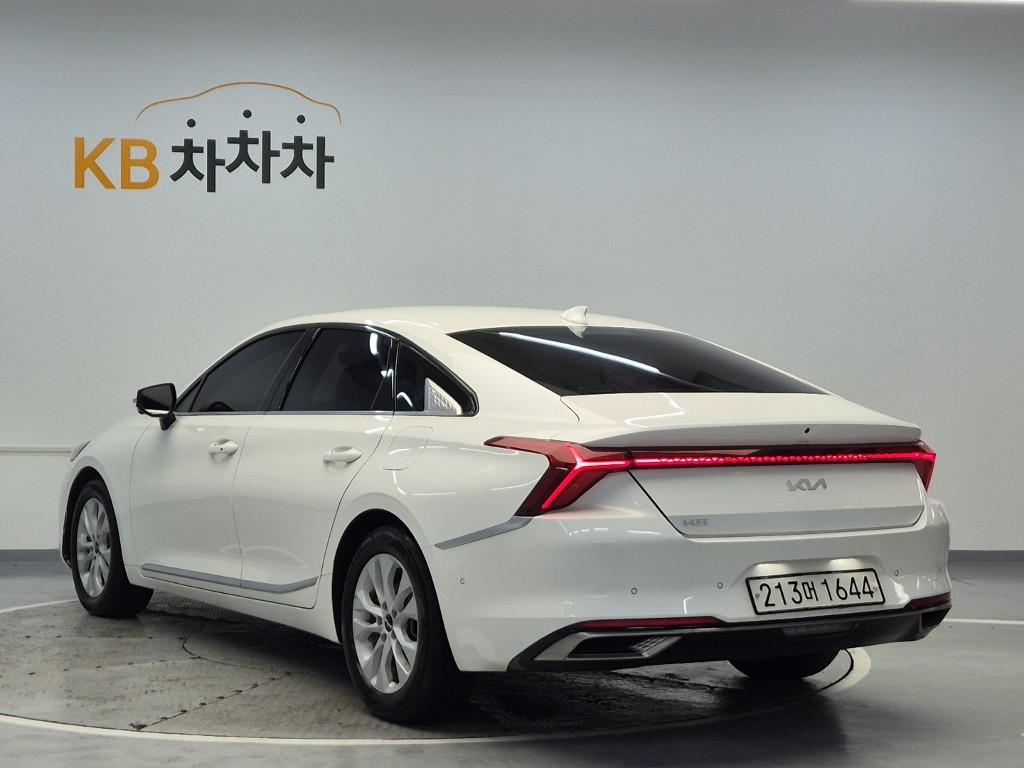 2022 KIA K8 