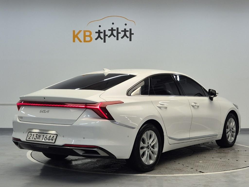 2022 KIA K8 