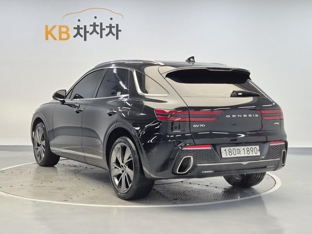 2021 GENESIS GV70 