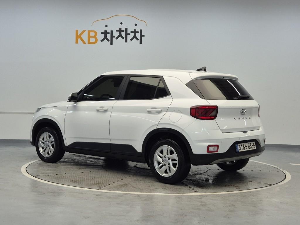 2022 HYUNDAI VENUE 