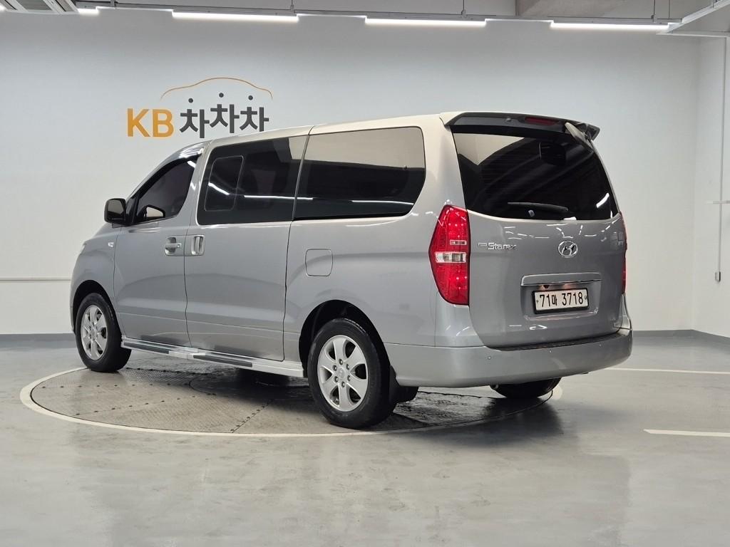 2019 HYUNDAI THE NEW GRAND STAREX 