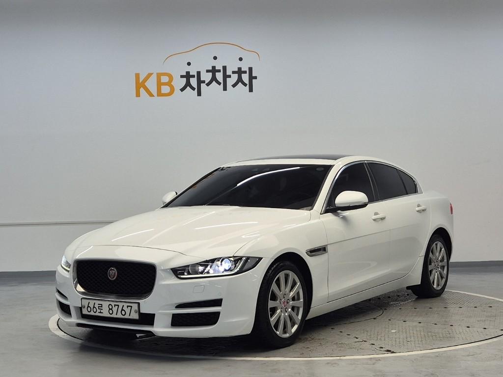 2018 JAGUAR XE 