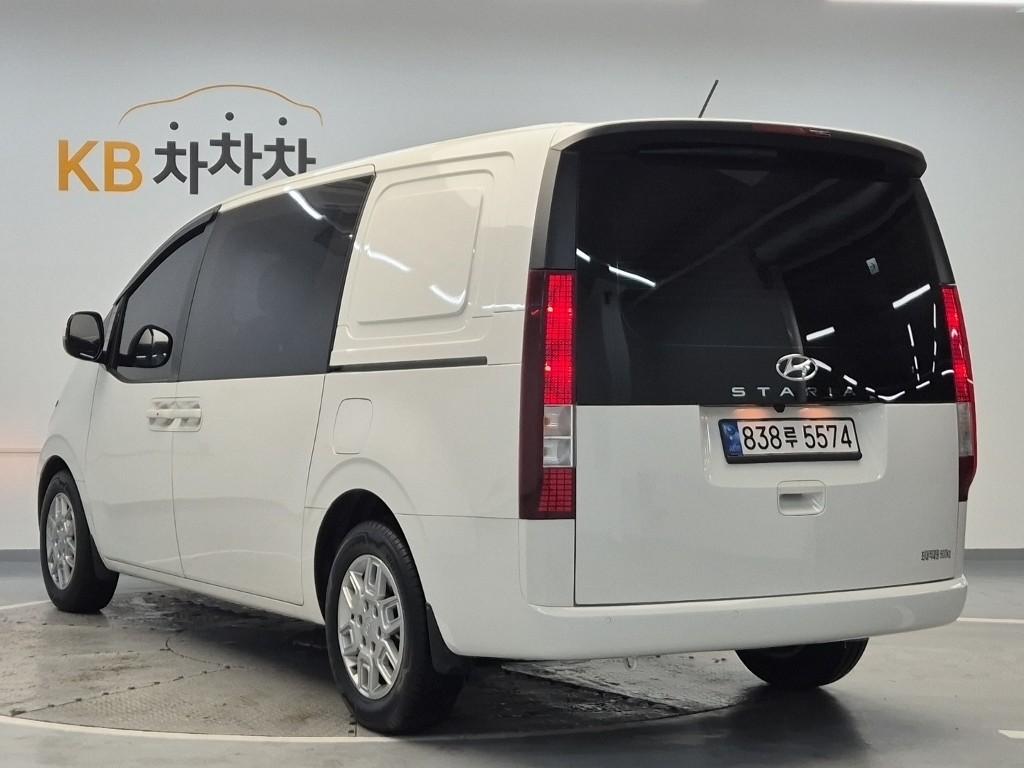 2023 HYUNDAI STARIA 