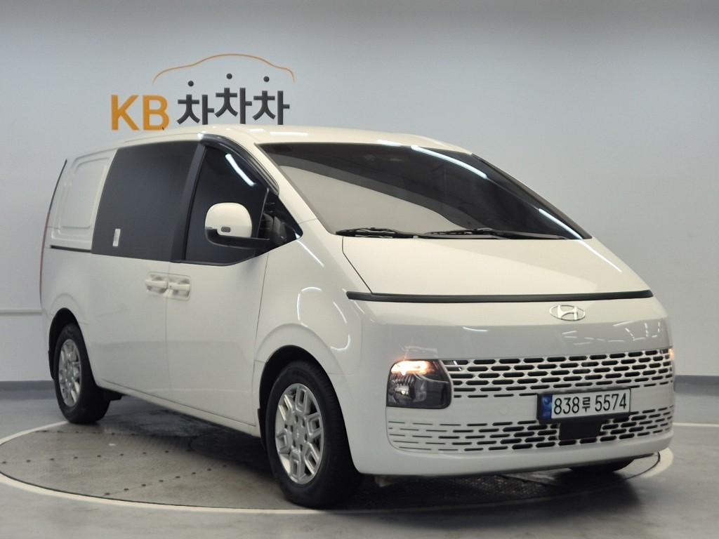 2023 HYUNDAI STARIA 
