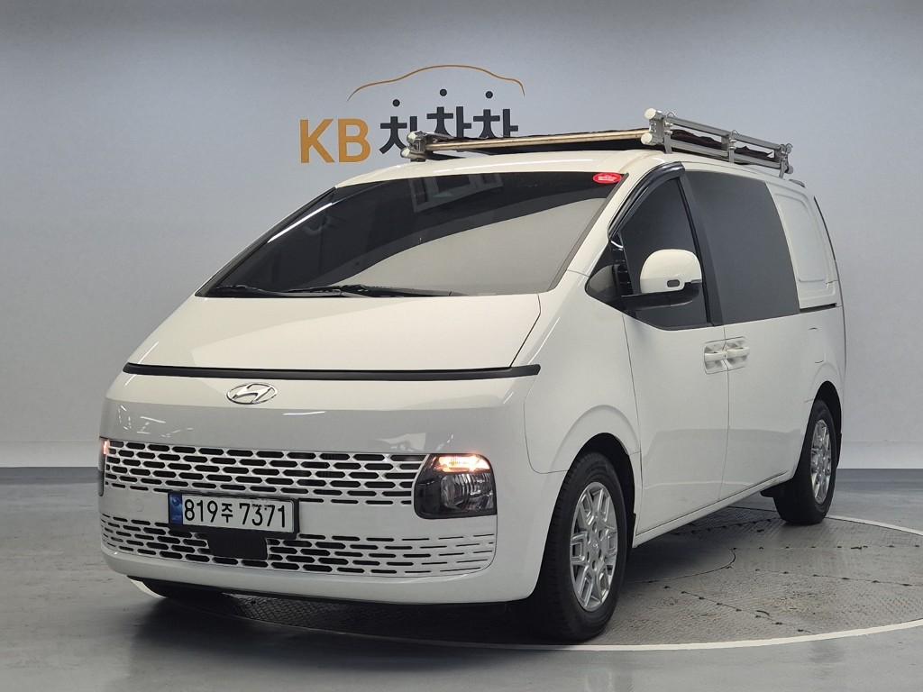 2022 HYUNDAI STARIA 