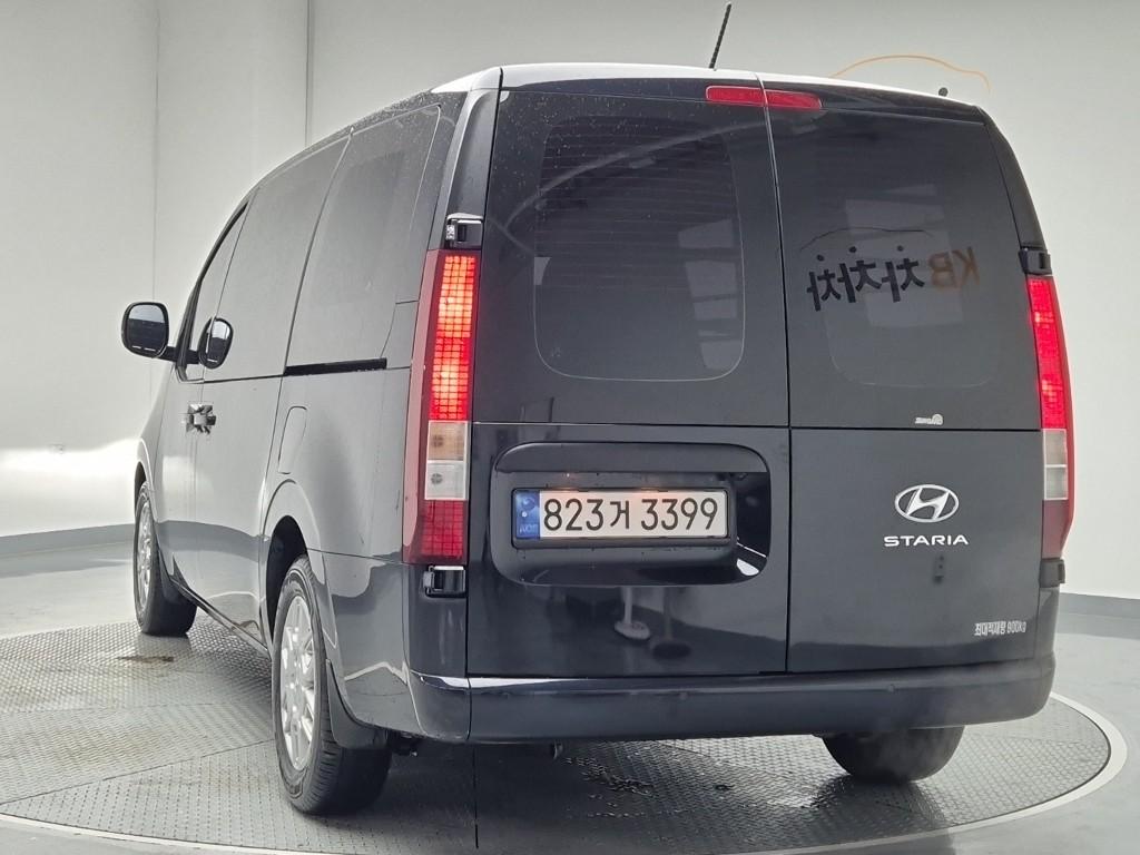 2022 HYUNDAI STARIA 