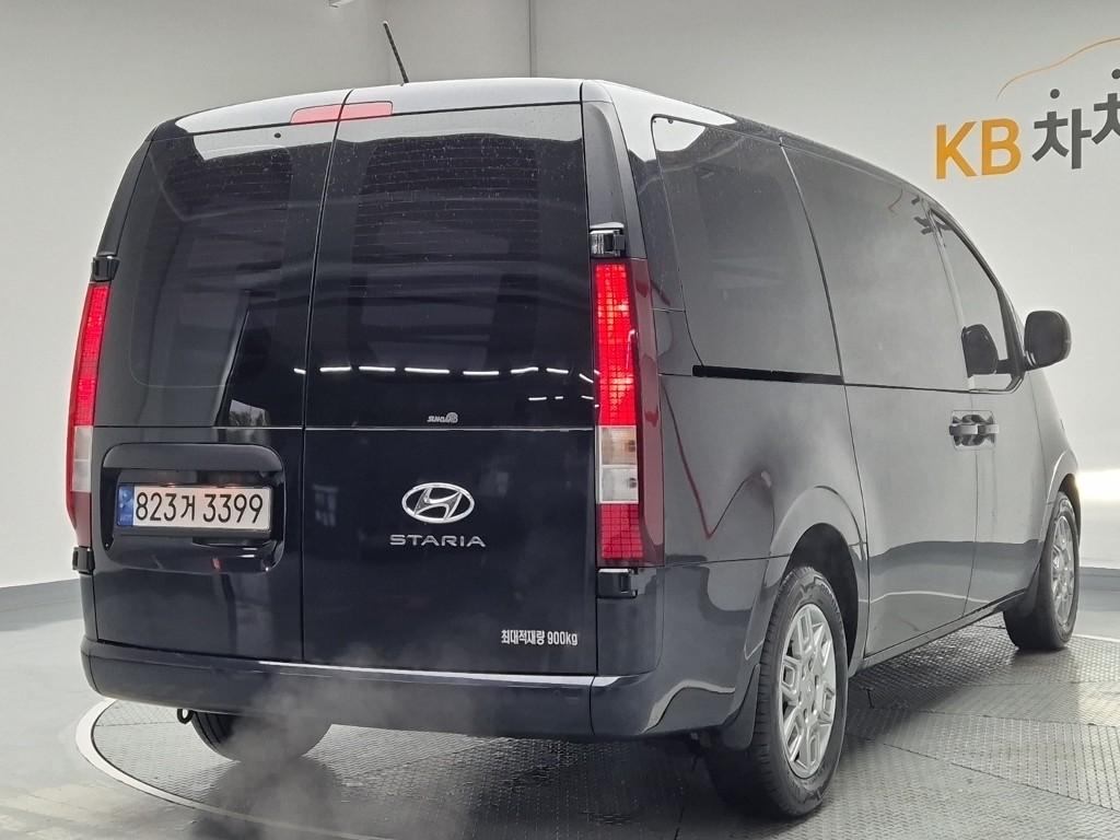 2022 HYUNDAI STARIA 
