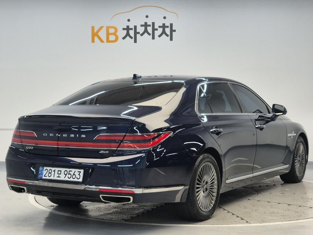 2021 GENESIS G90 