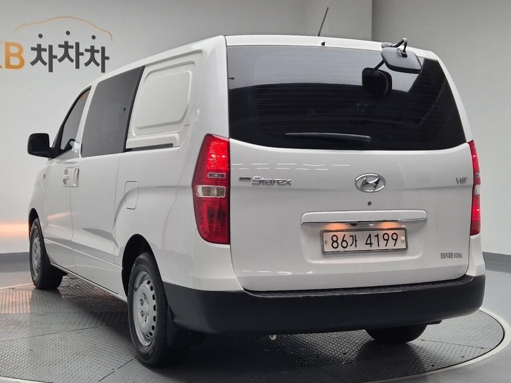 2019 HYUNDAI THE NEW GRAND STAREX 