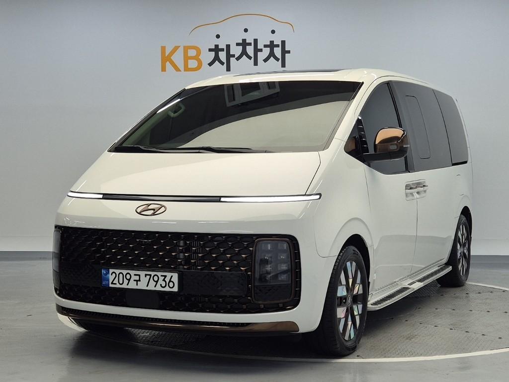 2023 HYUNDAI STARIA 