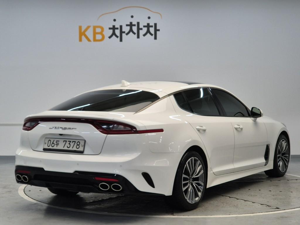 2018 KIA STINGER 