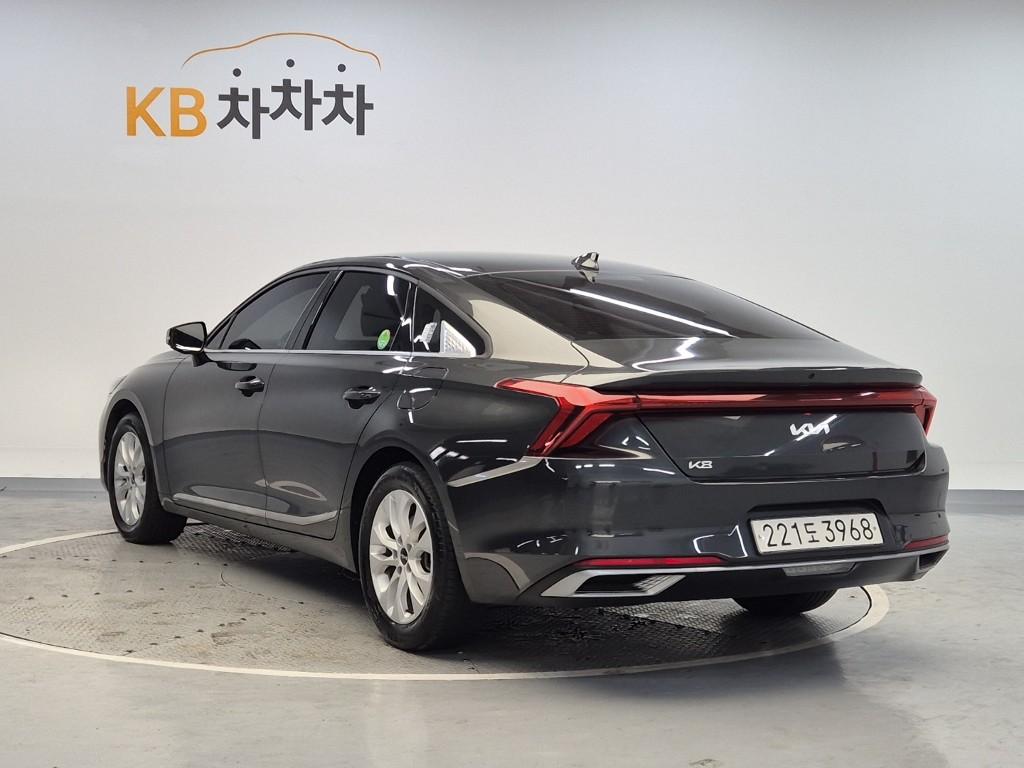 2022 KIA K8 