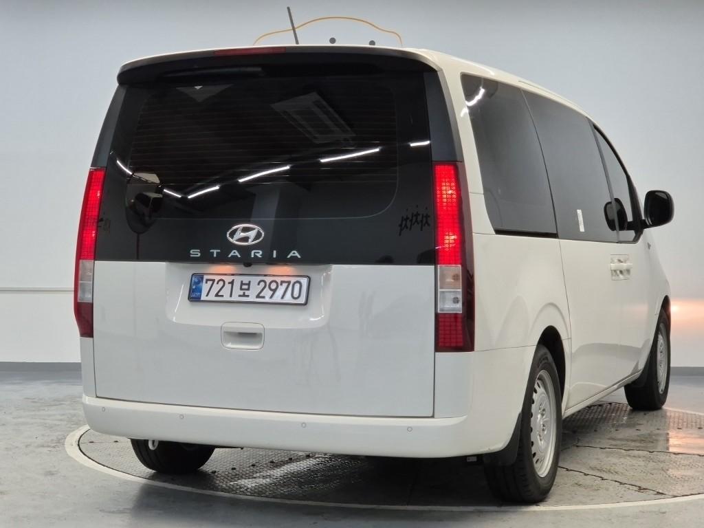 2022 HYUNDAI STARIA 