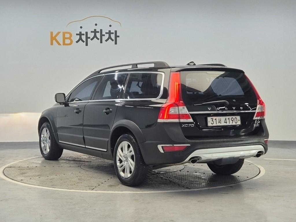 2016 VOLVO XC70 