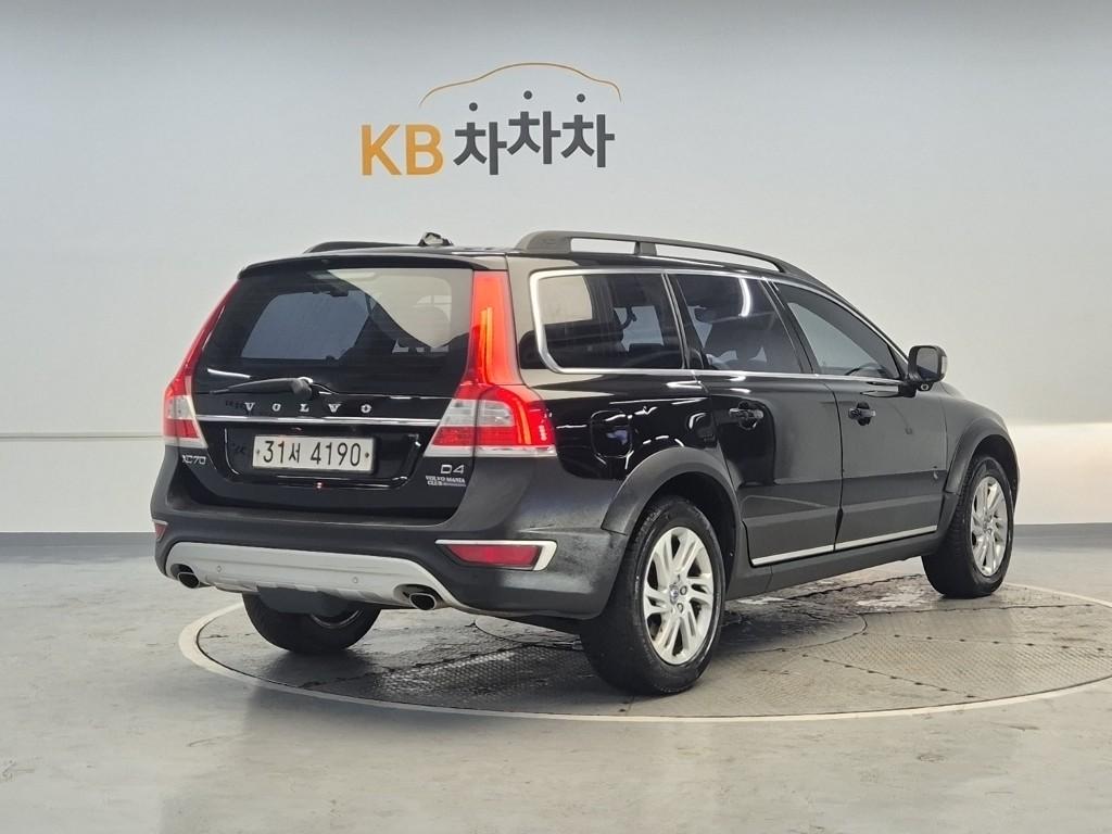 2016 VOLVO XC70 