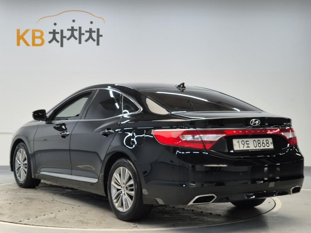 2017 HYUNDAI GRANDEUR HG 
