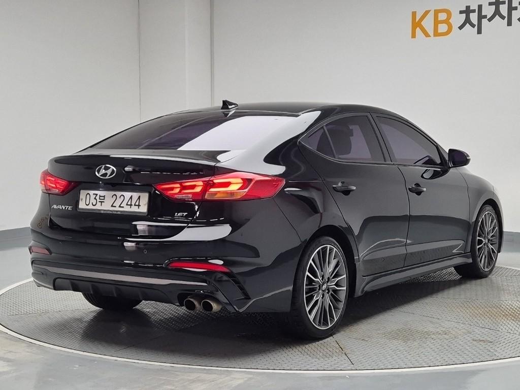 2018 HYUNDAI AVANTE AD 