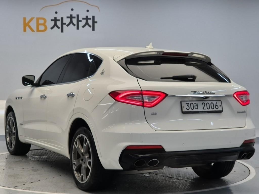 2019 MASERATI LEVANTE 