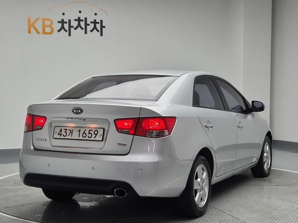 2011 KIA FORTE 
