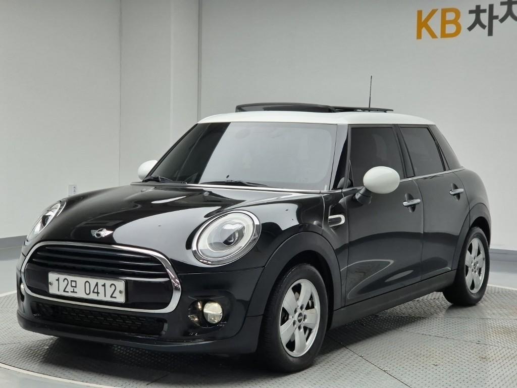 2016 MINI COOPER 