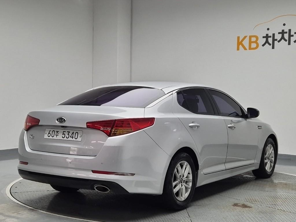 2011 KIA K5 