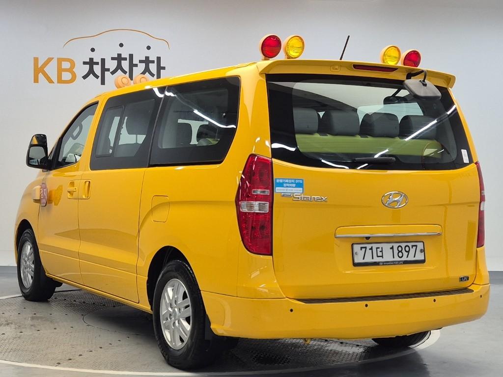 2018 HYUNDAI GRAND STAREX 