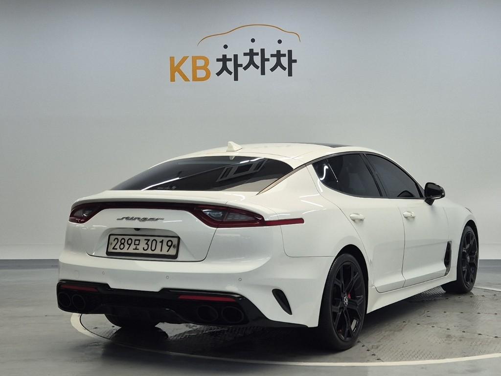 2020 KIA STINGER 