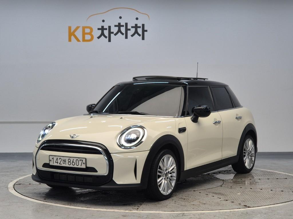 2022 MINI COOPER 