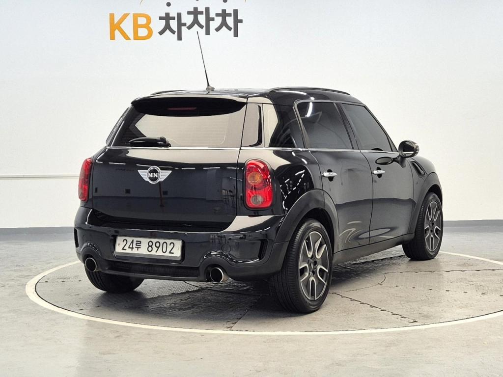 2011 MINI COUNTRYMAN 