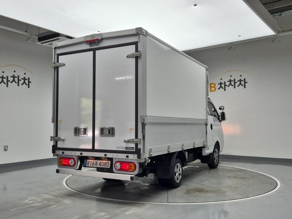 2025 HYUNDAI PORTER II 
