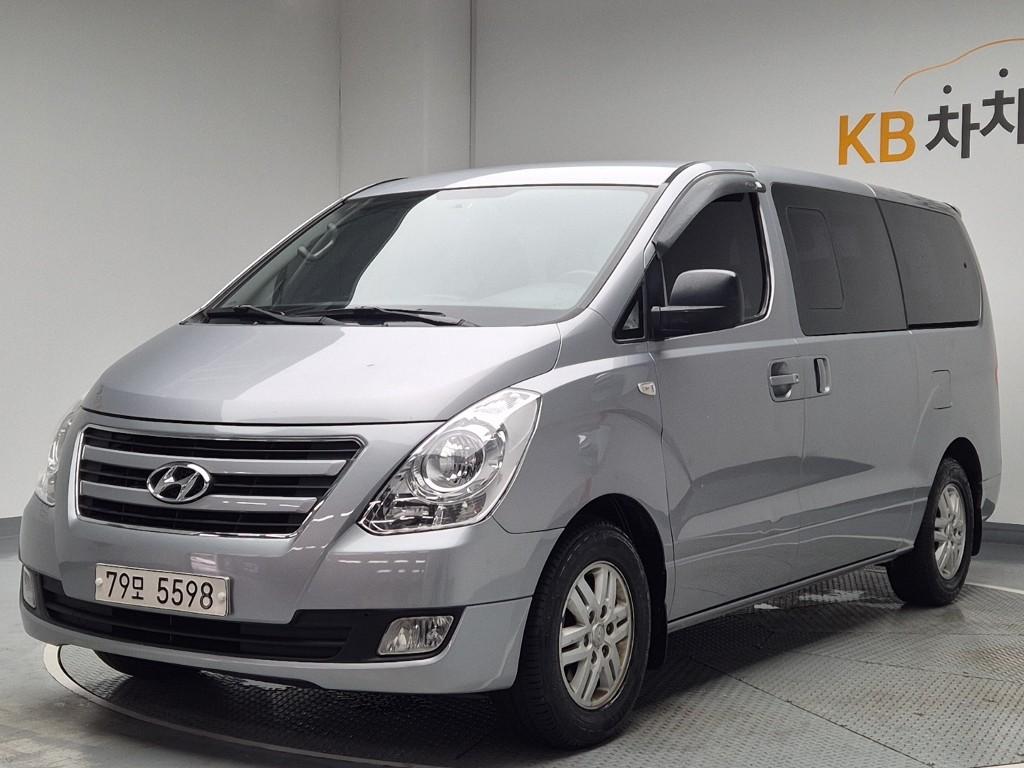 2017 HYUNDAI GRAND STAREX 