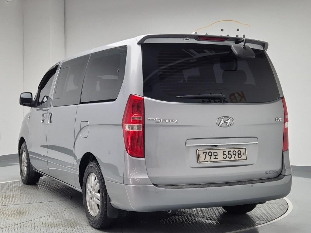 2017 HYUNDAI GRAND STAREX 