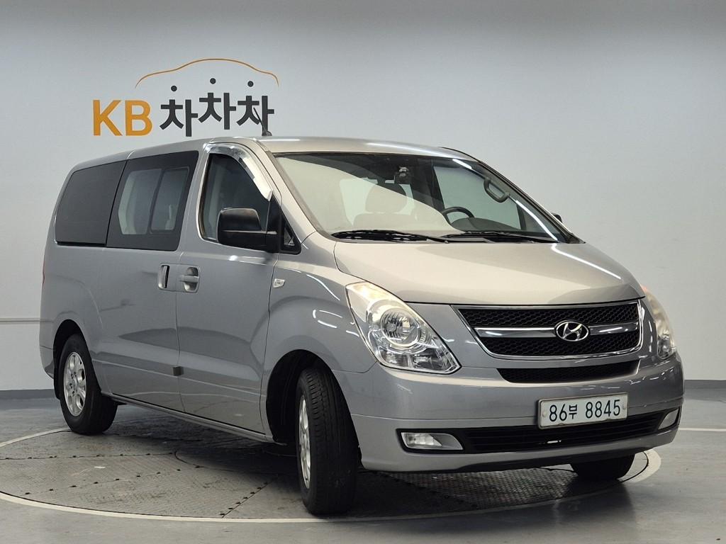 2011 HYUNDAI GRAND STAREX 