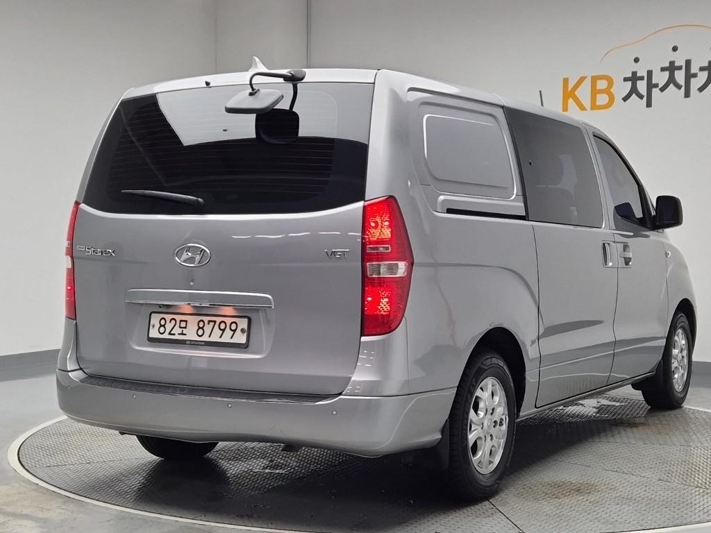 2016 HYUNDAI GRAND STAREX 