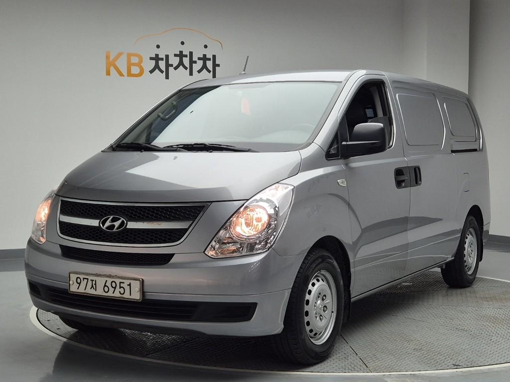 2011 HYUNDAI GRAND STAREX 