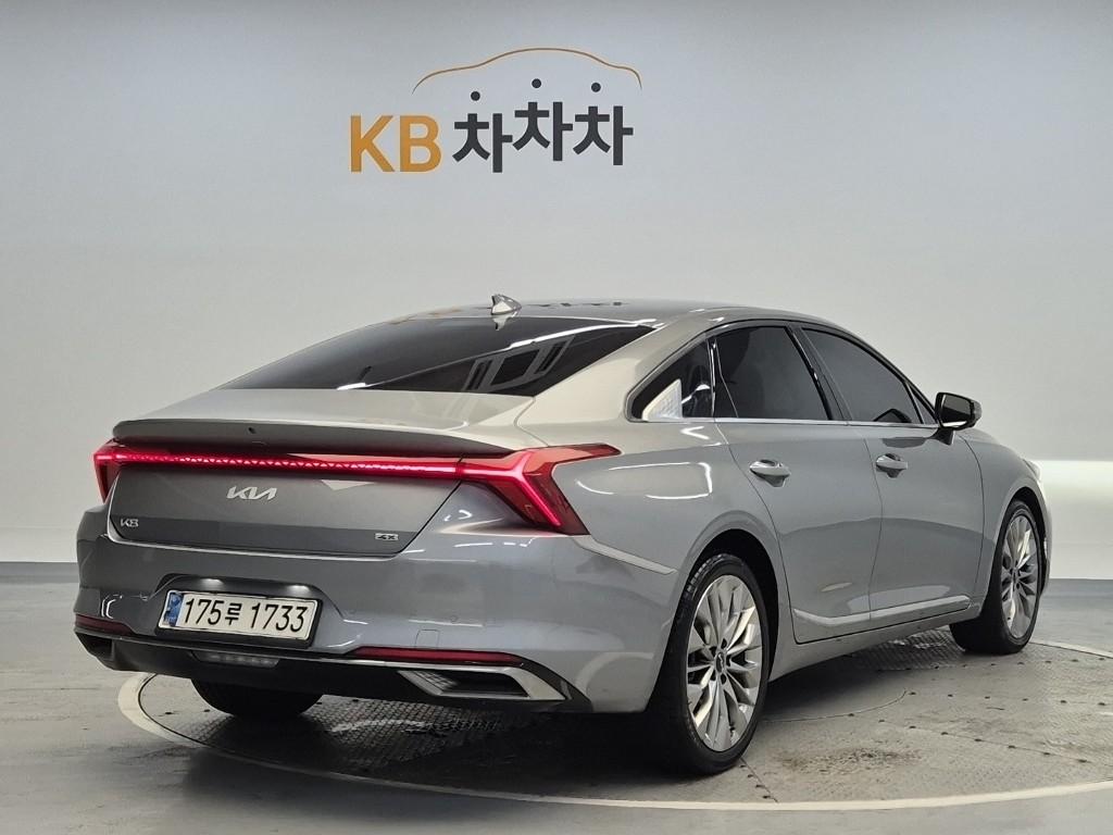 2022 KIA K8 