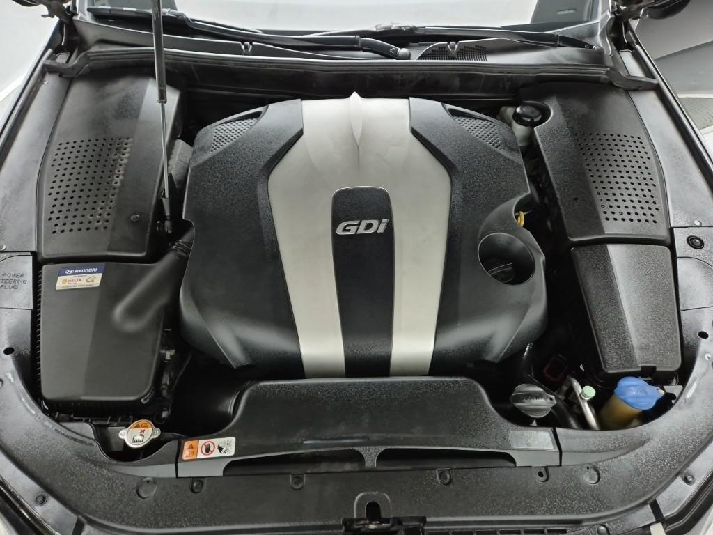 2012 HYUNDAI GENESIS 