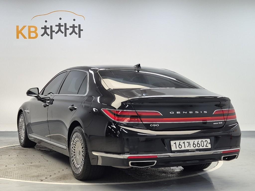 2019 GENESIS G90 