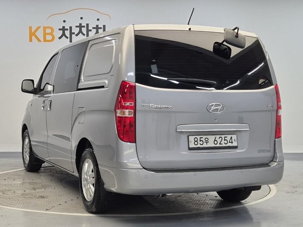 2019 HYUNDAI THE NEW GRAND STAREX 