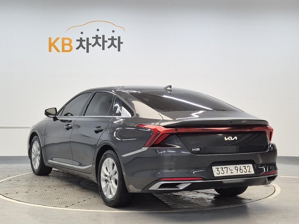 2022 KIA K8 