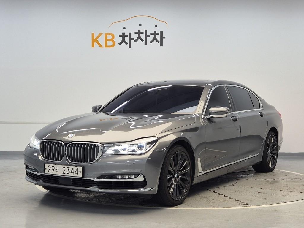 2017 BMW 7 SERIES (6Gen) 