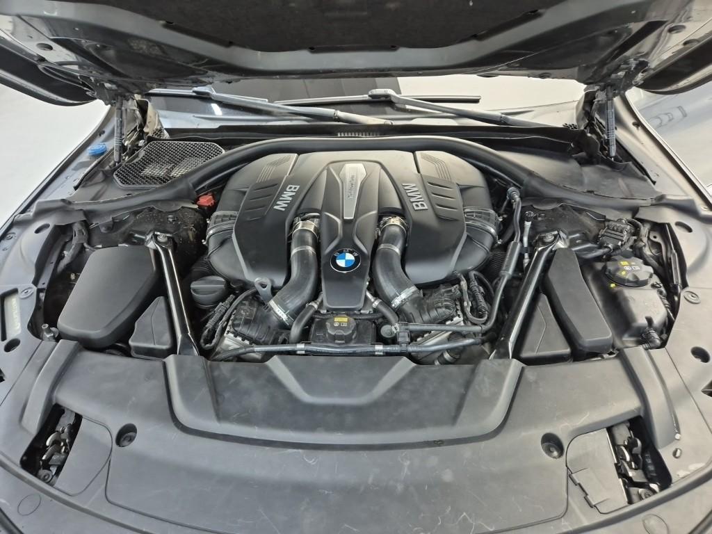 2017 BMW 7 SERIES (6Gen) 