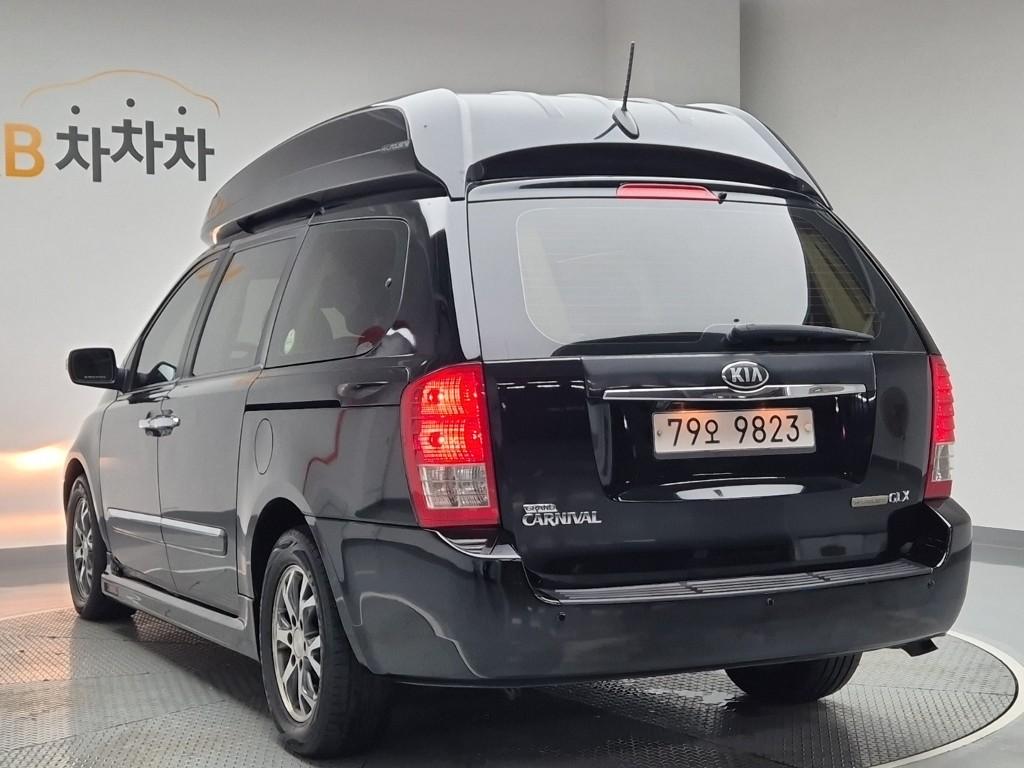 2013 KIA CARNIVAL R 