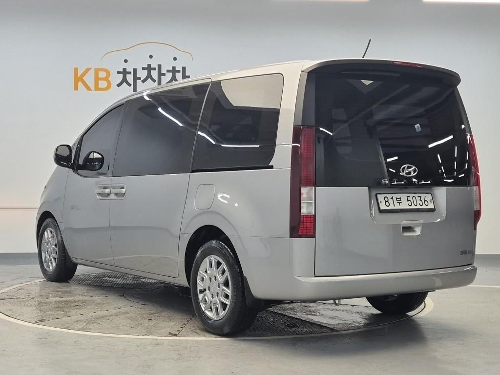 2022 HYUNDAI STARIA 
