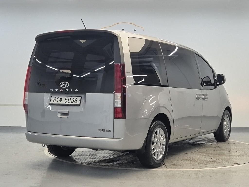 2022 HYUNDAI STARIA 
