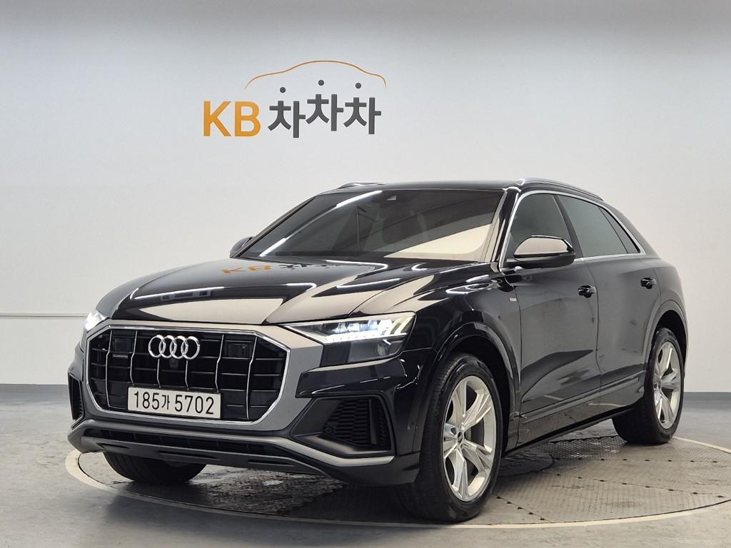 2021 AUDI Q8 