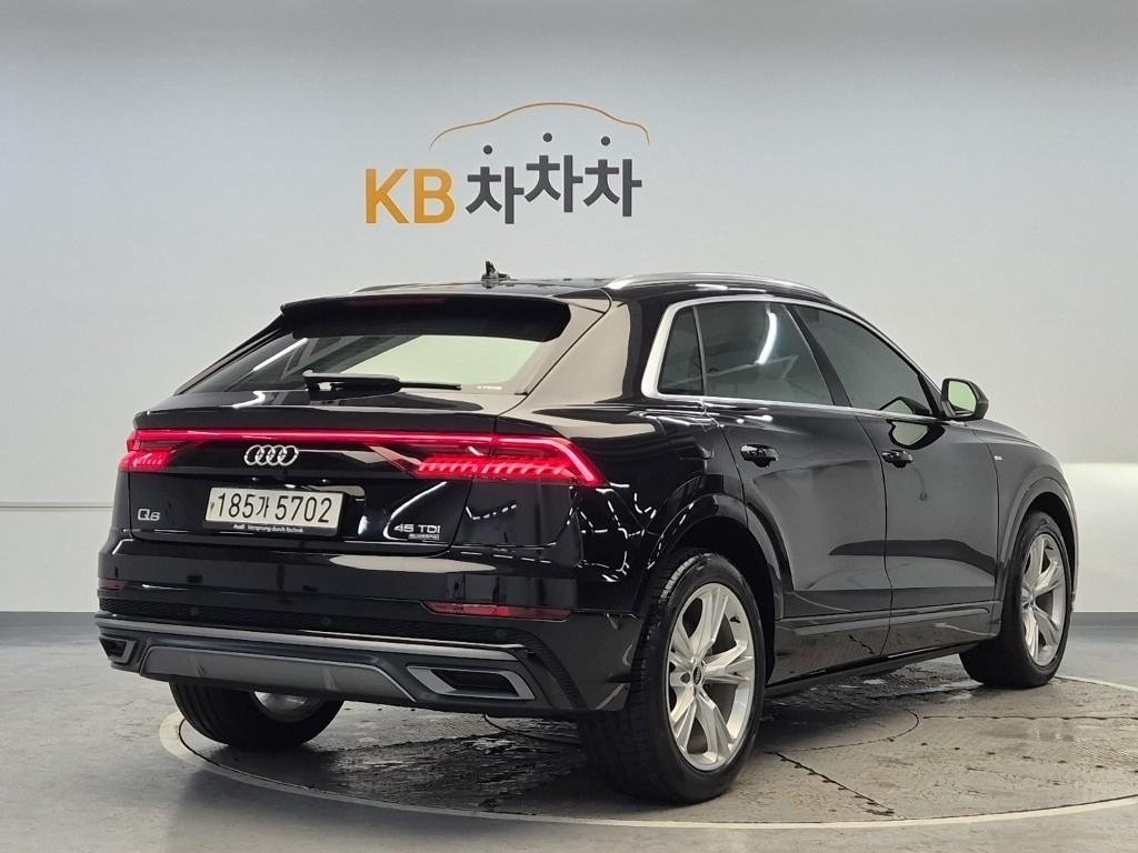 2021 AUDI Q8 