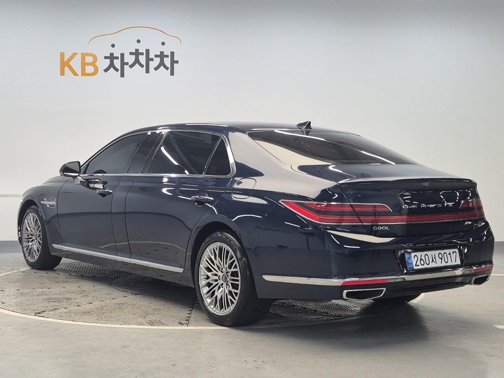 2021 GENESIS G90 